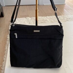 Baggallini Black Nylon Bag. NWOT.